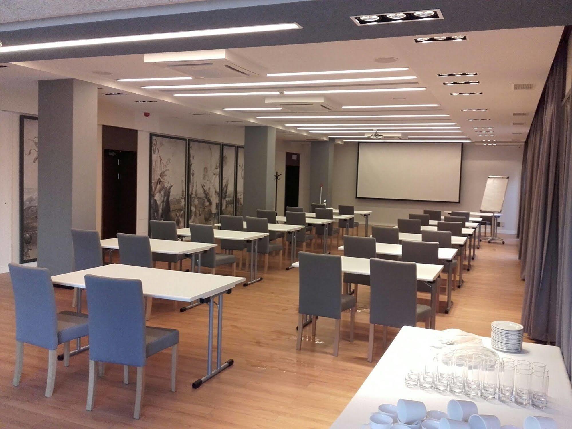 M Hotel Łódź Dış mekan fotoğraf